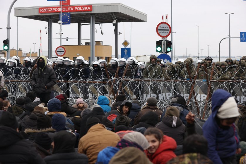 Има ли политически механизми за спиране на кризата по границата между Полша и Беларус