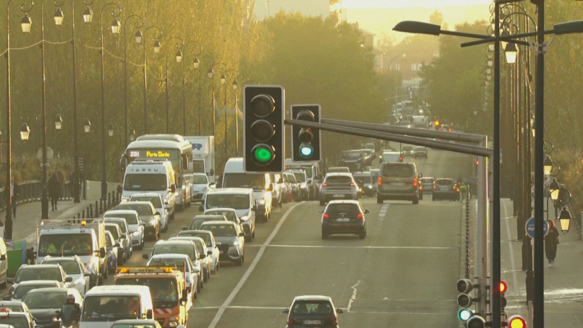 Ефективно ли е премахването на мигащата зелена светлина на светофарите
