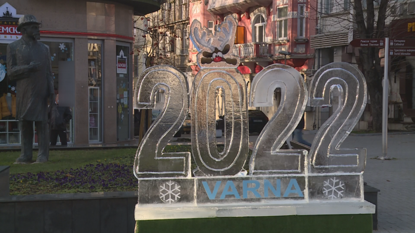 beautiful ice sculptures complement new year 39s decorations varna