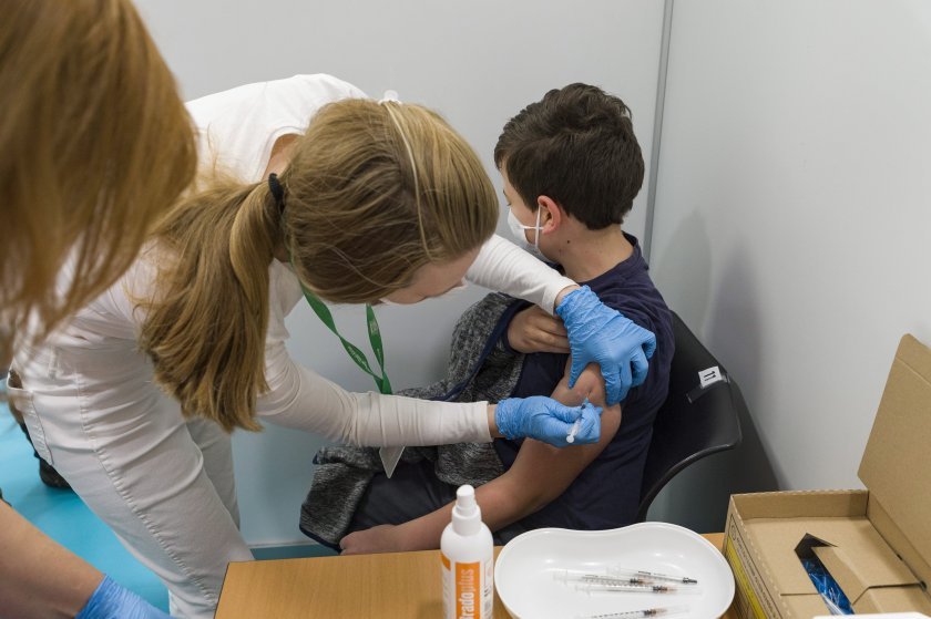 four covid vaccination centres sofia now offering jabs children