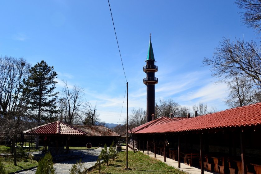 Джамията на седемте девойки в село Подкова