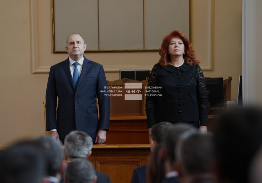 bulgariarsquos president rumen radev vice president iliyana yotova took oath their second term office