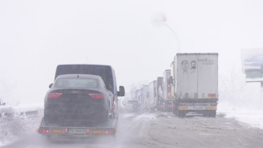 heavy snow caused traffic jams vratsa sofia road