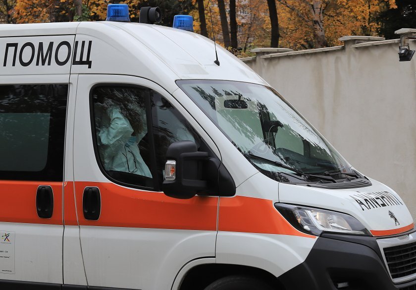 eight injured after strong winds bourgas blow over bus