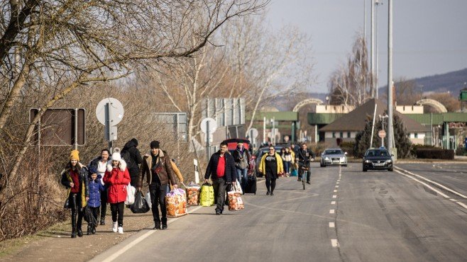 БЧК помага на българи, приели бежанци