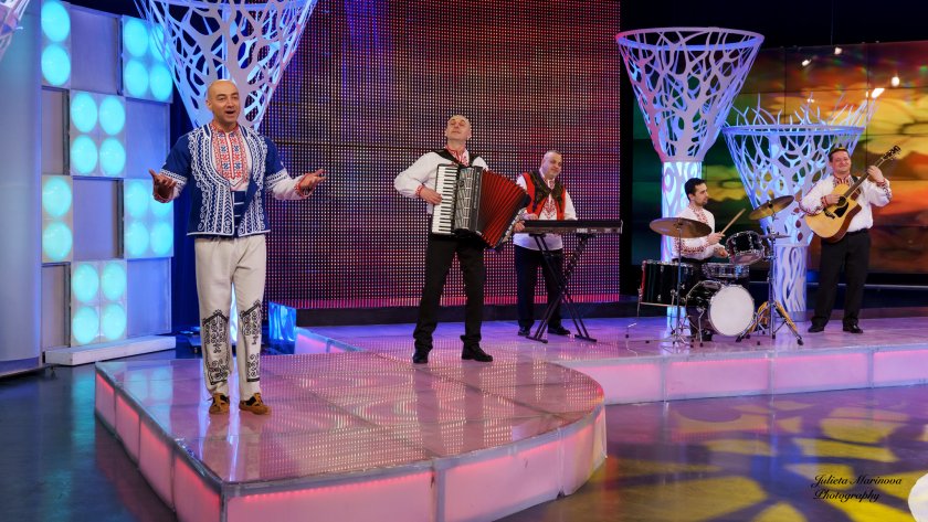 Божидар Златков, танцов състав "Мургаш" и женски народен хор "Боряна"