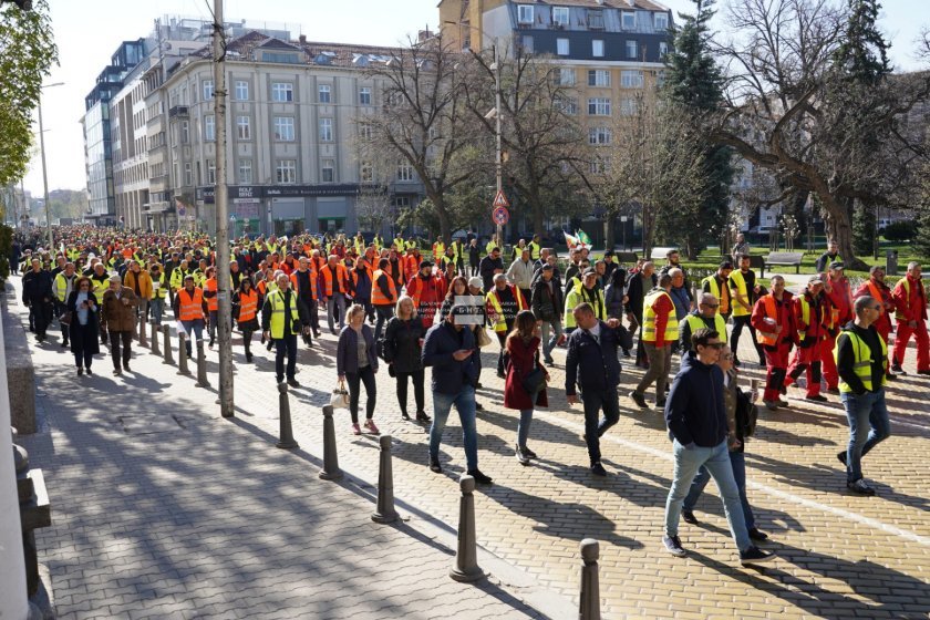 road construction workers staged national protest