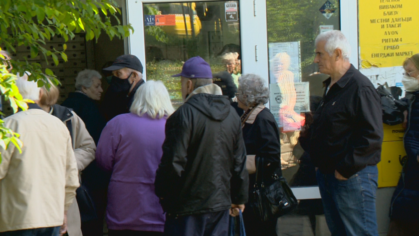 large queues pension payments outside bulgarian posts offices