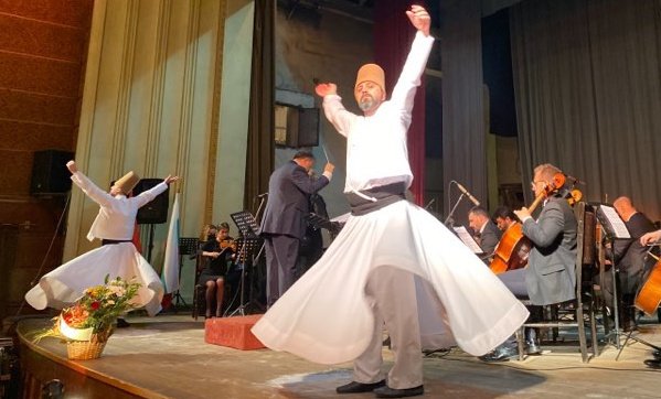 Plovdiv'de senfonik ilahiler konseri düzenlendi
