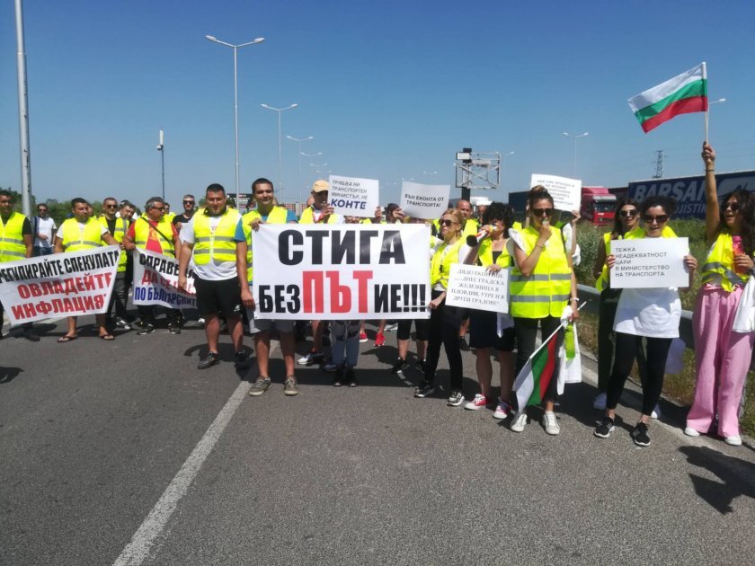 protesting road hauliers block traffic kapitan andreevo border crossing