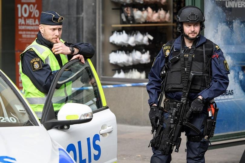 Защо в Швеция има специална полицейска част за борба с престъпленията от омраза?