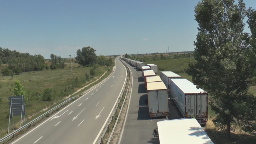 long queue lorries blocked traffic towards danube bridge bulgarian romania border