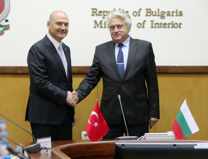 bulgarian minister interior his turkish counterpart cooperate fight against illegal migration