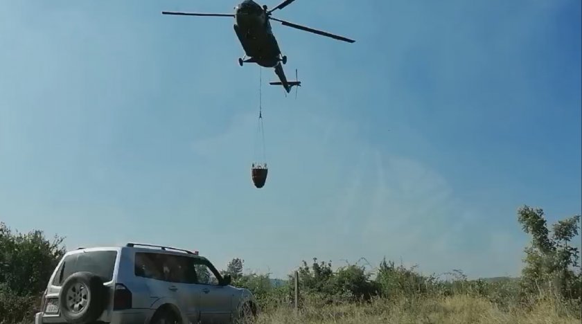 battle against wildfire near elshitsa continues two helicopters join fire fighting efforts