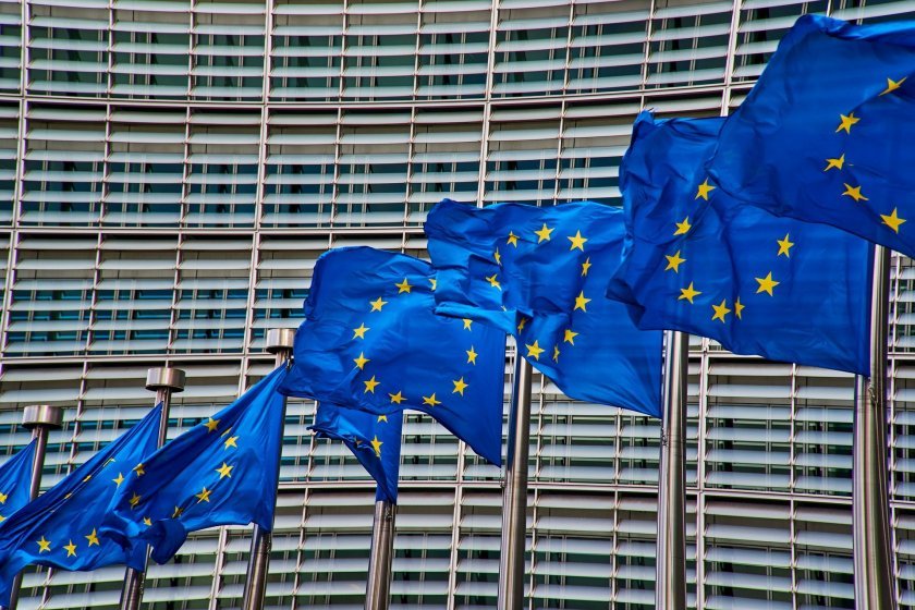 EC approves 11 billion euros for Bulgaria until 2027