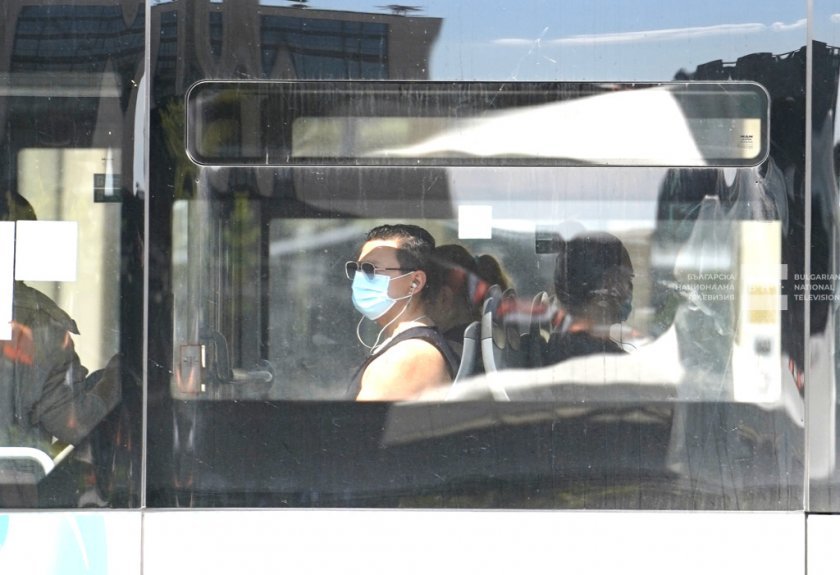 Başkent Sofya'da bugünden itibaren toplu taşıma araçlarında maske takmak zorunlu 