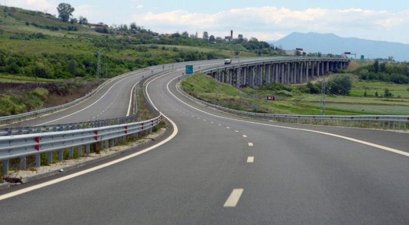 Ще се разплати ли държавата с пътните строители и ще продължи ли изграждането на магистрали?