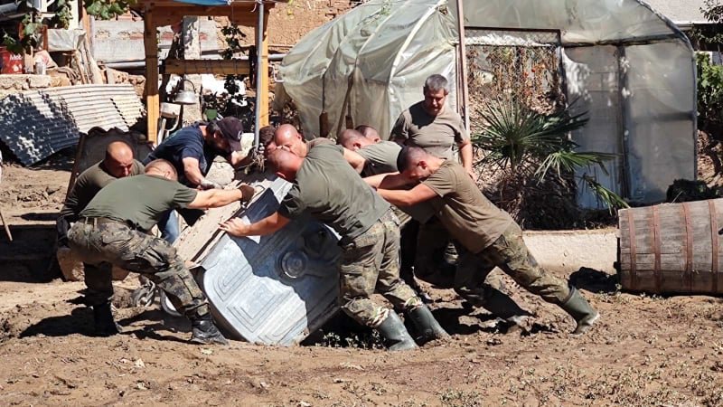 Army to help at least another month in flooded Karlovo villages