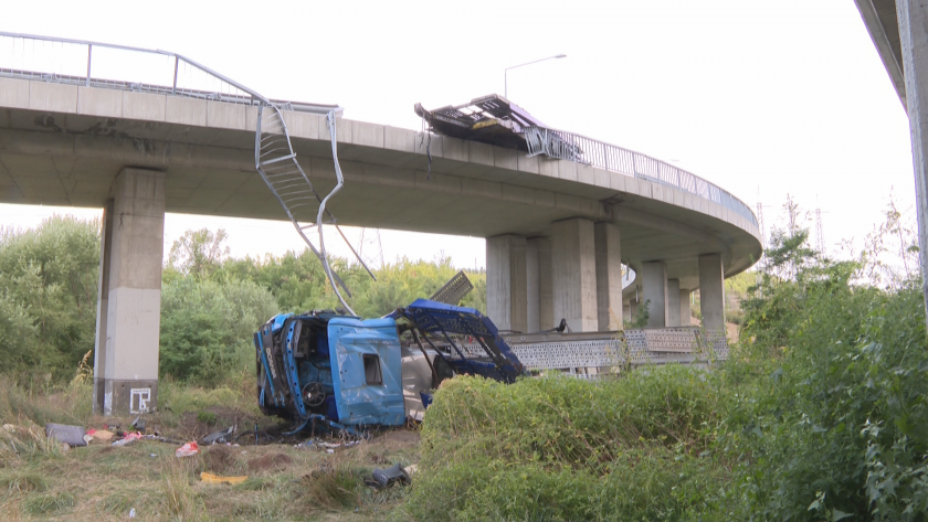 driver fallen bus near road junction daskalovo has died