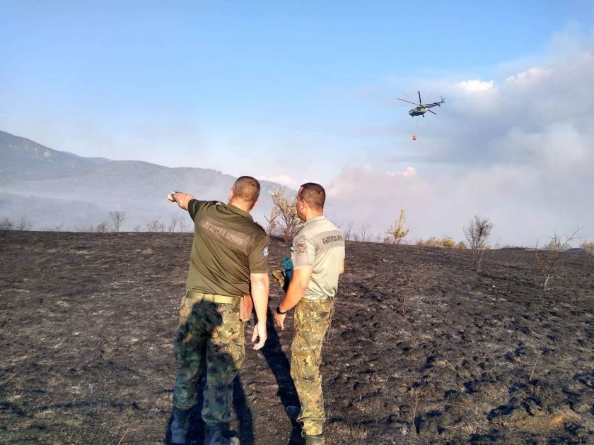 over 400 military personnel helicopters took part fire suppression near kazanlak