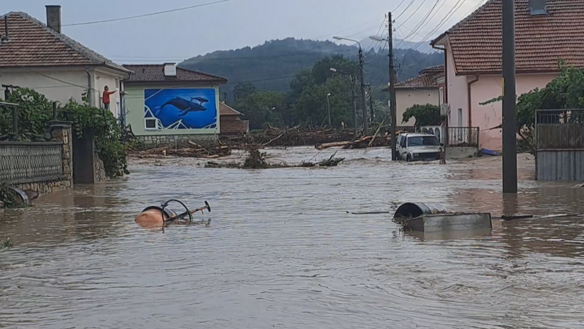 karavelovo village also cut off floods situation remains difficult