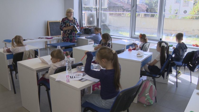 100 ukrainian children started school ukrainian education hub sofia