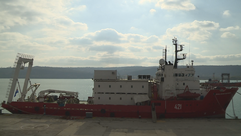 bulgarian research vessel set sail antarctica december