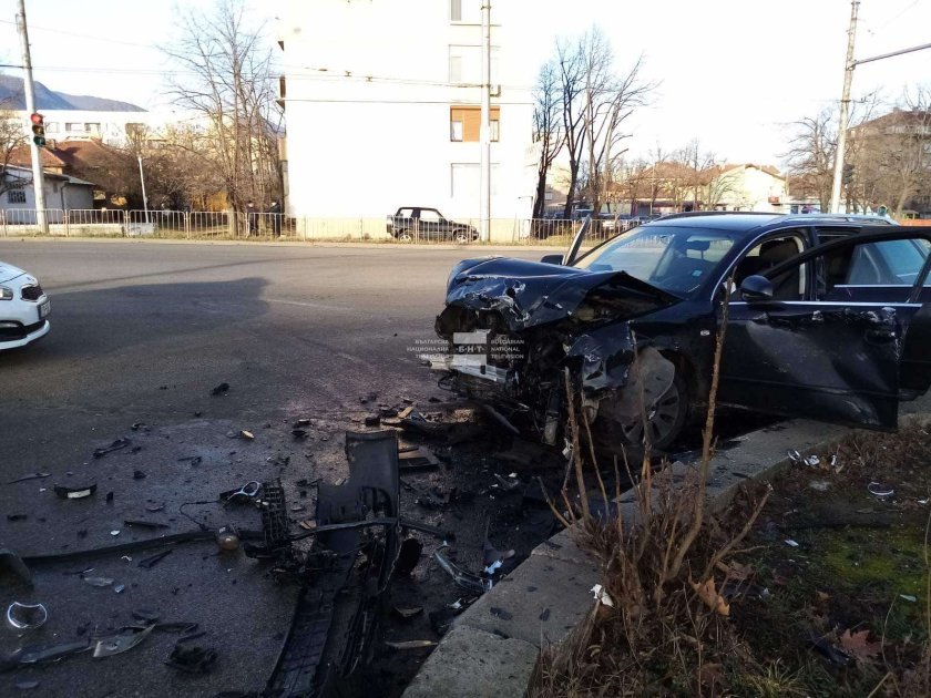 seven hospitalised after serious car crash vratsa