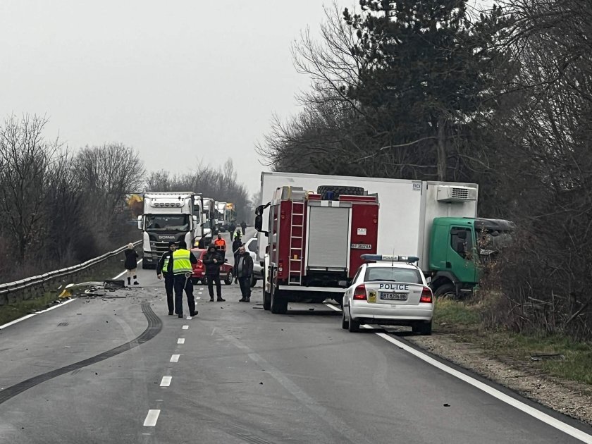 one dead crash sofia varna road