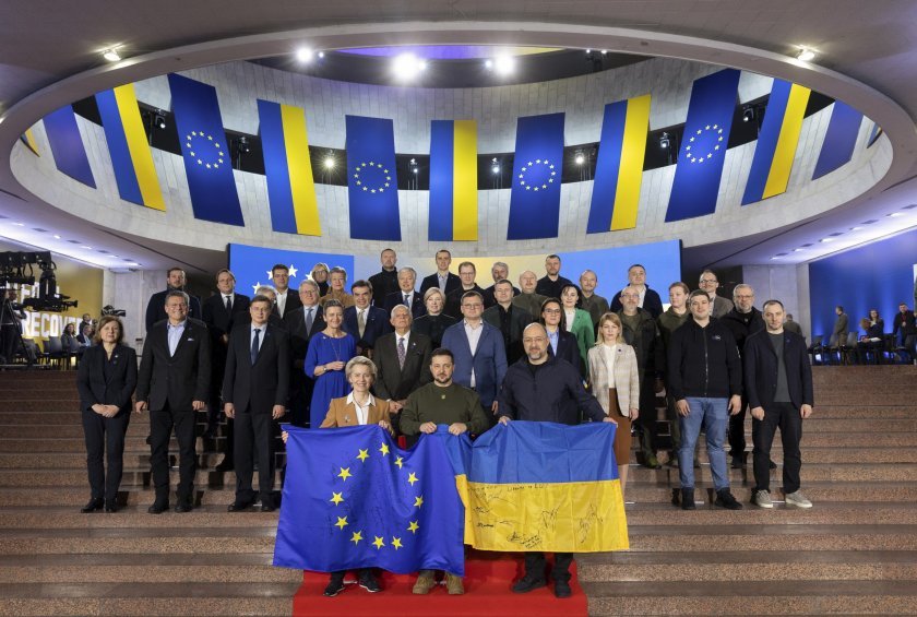 Цялата ЕК отиде в Киев - какво означава това на езика на дипломацията?