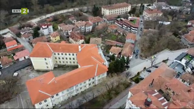 Хуманитарната гимназия във Велико Търново
