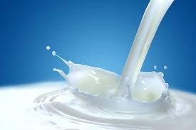 Süt üreticilerine göre fiyatların artmasına marketlerin ücretleri neden oluyor