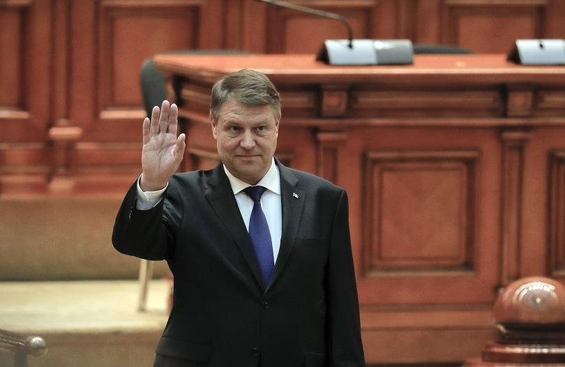 President of Romania arrives on an official visit in Bulgaria