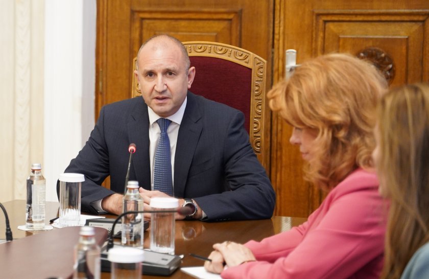 bulgariarsquos president starts consultations forming new government