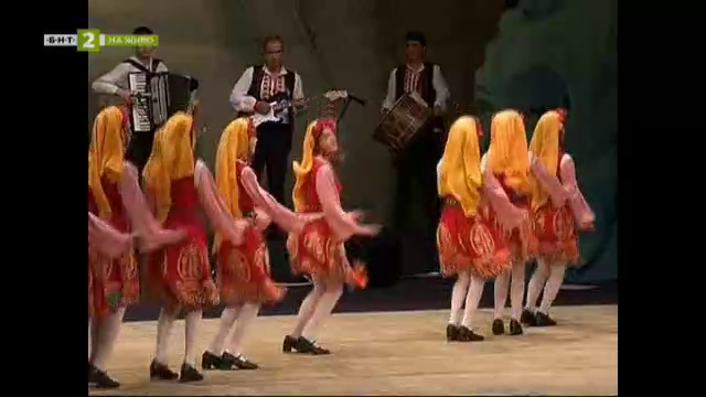 70 години от основаването си чества Фолклорен танцов ансамбъл „Здравец“ в Русе