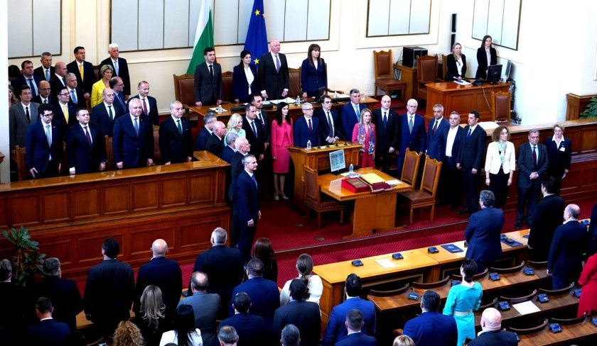 parliament voted denkov gabriel cabinet into office