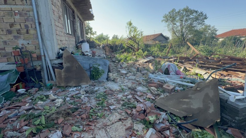 powerful storm toppled trees ripped off roofs villages still without electricity stara zagora region viideo