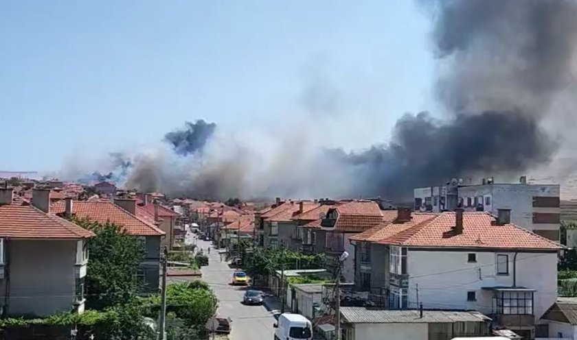 Wildfire rages near Karnobat in Southeastern Bulgaria