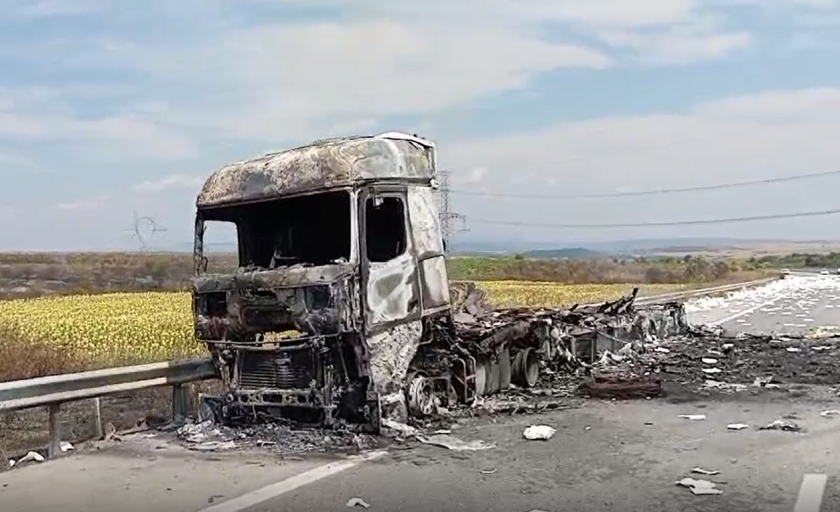 Lorry burnt on "Maritsa" motorway, traffic diversions