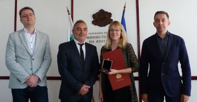 Minister of Culture awarded translator Angela Rodel for her contribution to popularising Bulgarian culture