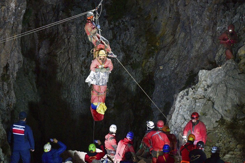 Bulgarian medics accompanied American speleologist Mark Dickey while he was pulled out from the cave in Turkey after trapped there for days