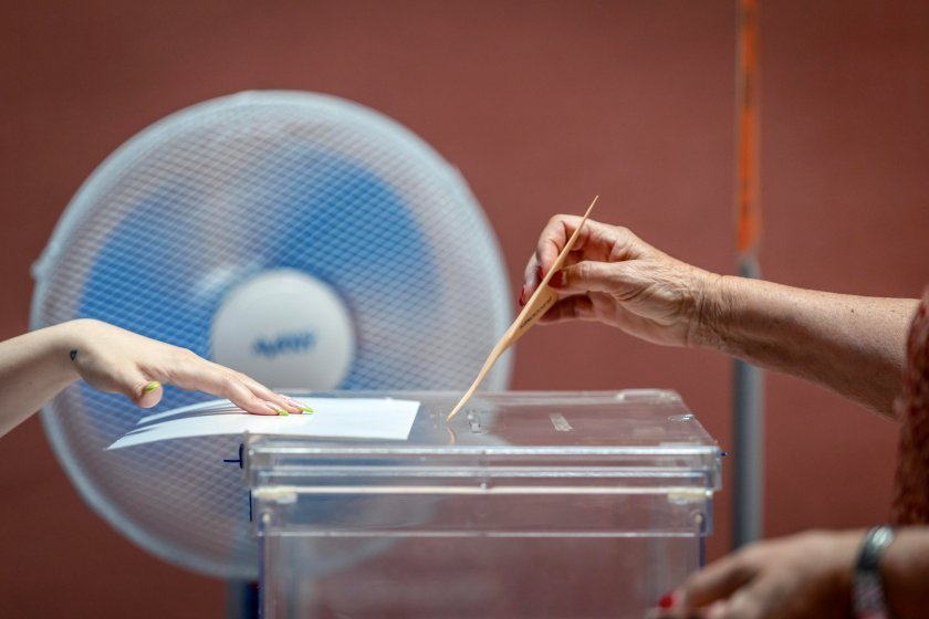 58 parties and 9 coalitions registered for the local elections in October