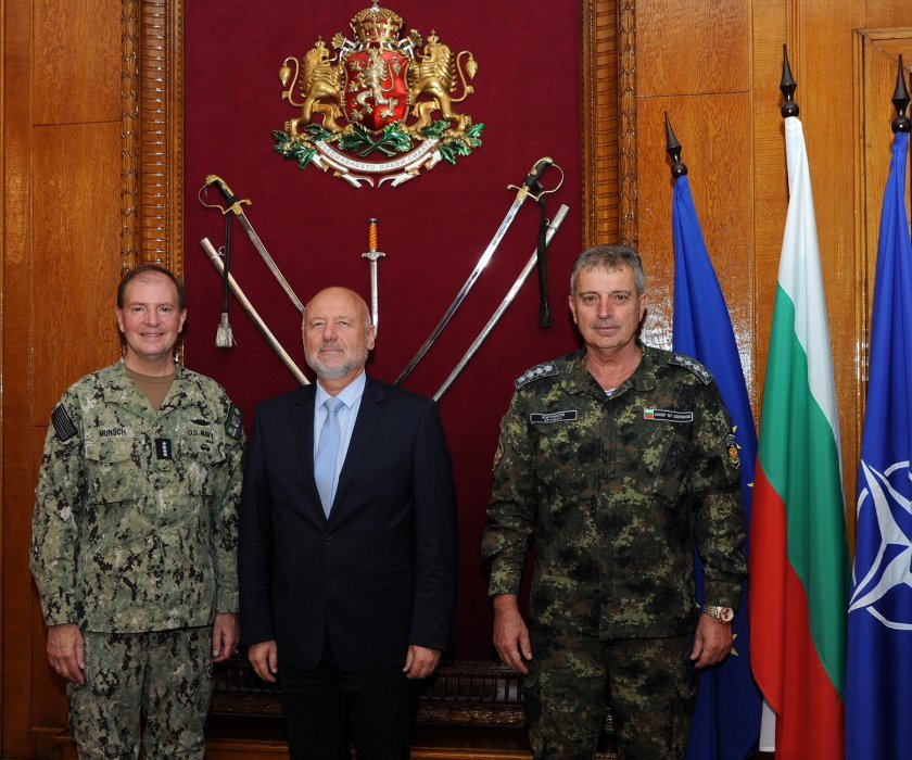 Defence Minister, Tagarev, met Commander of NATO Joint Force Command in Naples, Admiral Munsch