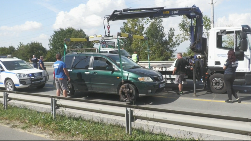 A group of illegal migrants detained in Bourgas after police chase and roadblock