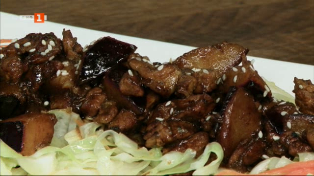 Свинско със зеле в китайски стил и мариновани ребра с картофи
