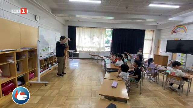 Единственото училище за глухи ученици в Япония, което използва билингвистичния подход