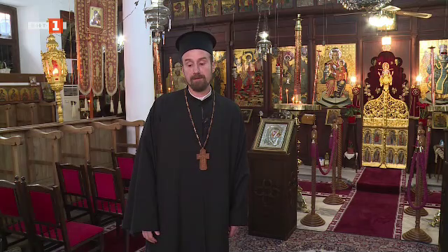 Разходка до храмовете и параклисите на Созопол с отец Димитър Попов