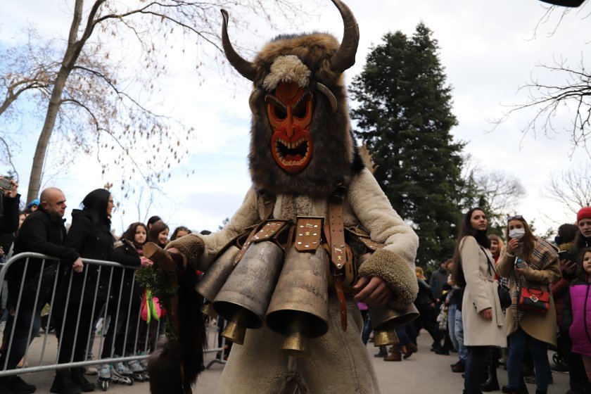 Bulgarian railways provides extra seats and train services for visitors of “Surva” Mummers Festival