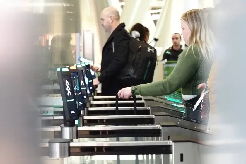 Sofia Airport introduces self-scanning system for boarding passes during security check