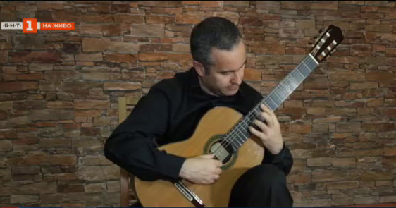 Китаристът Хосе Мануел Дапена представя произведения на испански композиторки